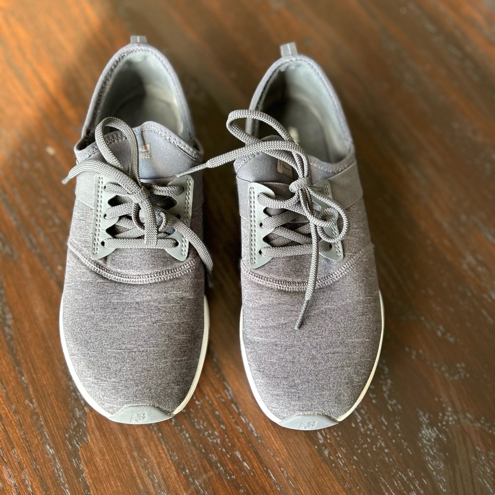 women's new balance fuel core nergize size 9 sneakers